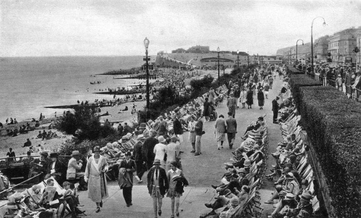 Central Parade a Wish Tower, Eastbourne, East Sussex, počátek 20. století od Unbekannt