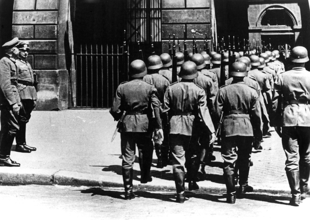 Výměna stráží na německém velitelství v okupované Paříži, červen 1940 od Unbekannt