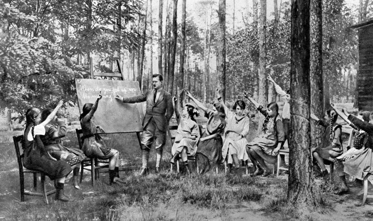 Děti na lekcích angličtiny v Forest of Charlottenburg, Berlín, Německo, 1922 od Unbekannt