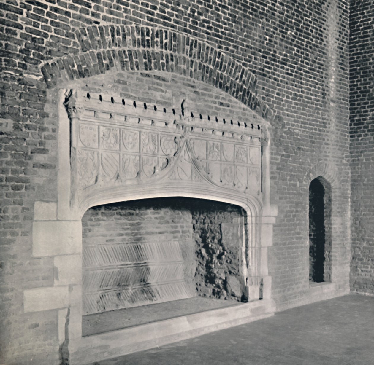 Komínový kus na zámku Tattershall, Lincolnshire, 1927 od Unbekannt
