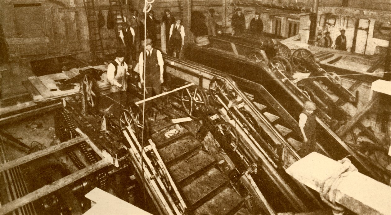 Stavba eskalátorů na Bank Station, Londýn, c1930. od Unbekannt