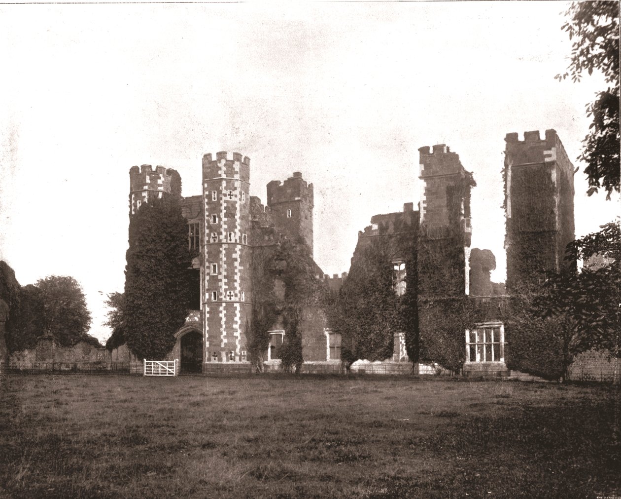 Cowdray House, Midhurst, Sussex, 1894. od Unbekannt