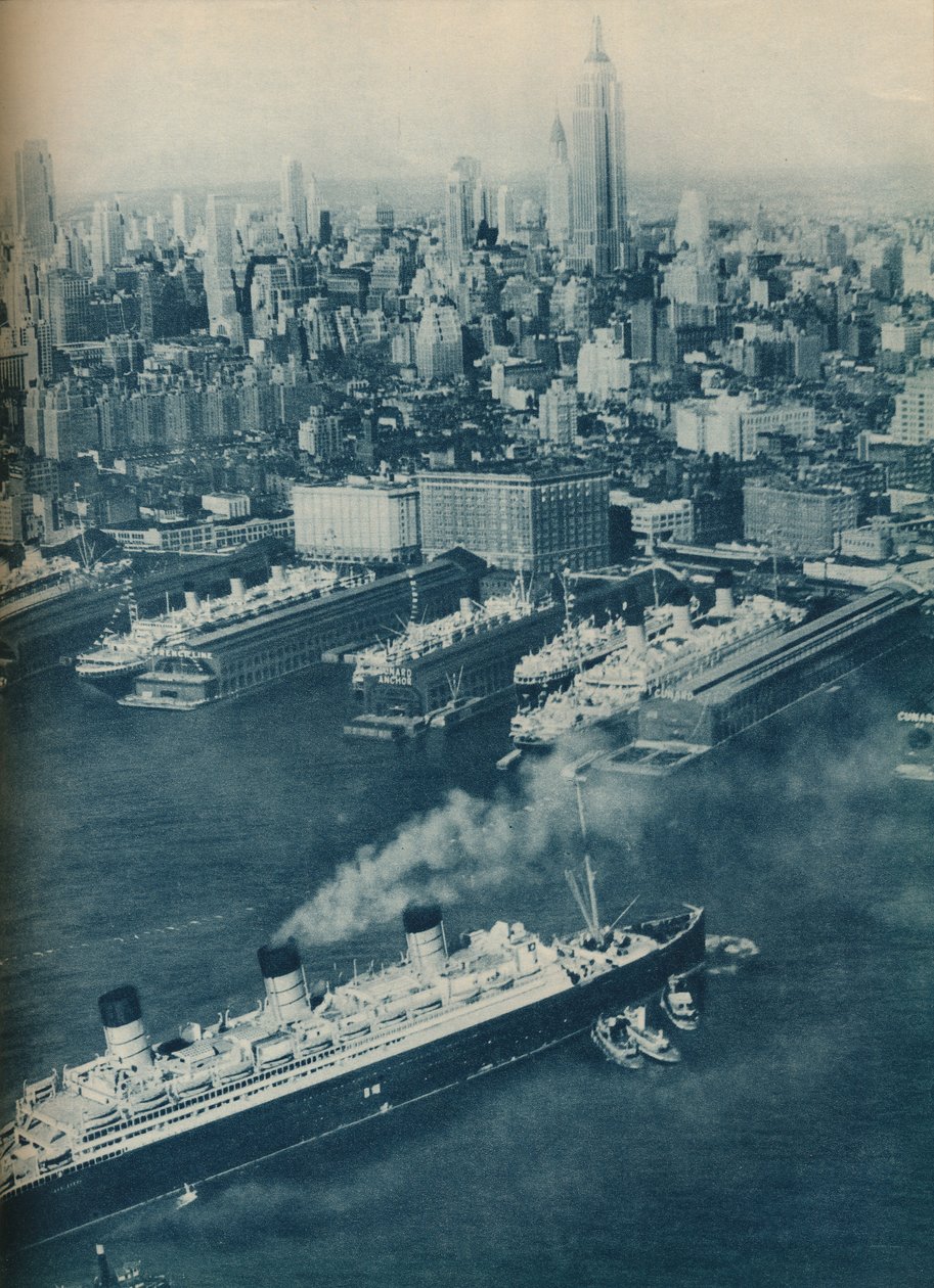 Cunard White Star parník Berengaria, blížící se k molu Cunard, 1936 od Unbekannt