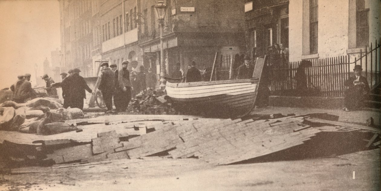 Škody způsobené na nábřeží Victoria, když se Temže vylila z břehů a způsobila množství tuku od Unbekannt