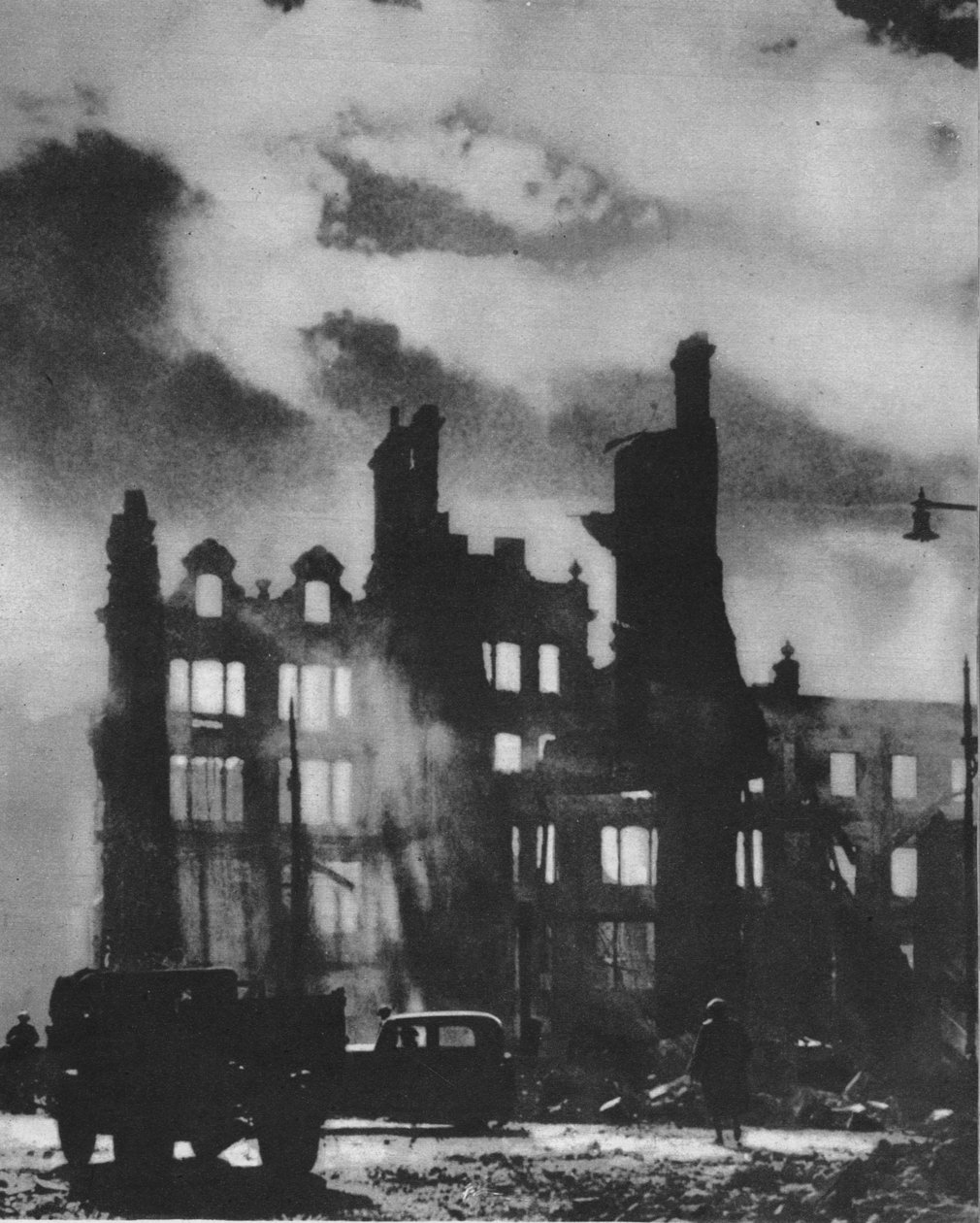 Dawn Breaks, aby našel město proměněné po pekelné noci, 1941 1942 od Unbekannt