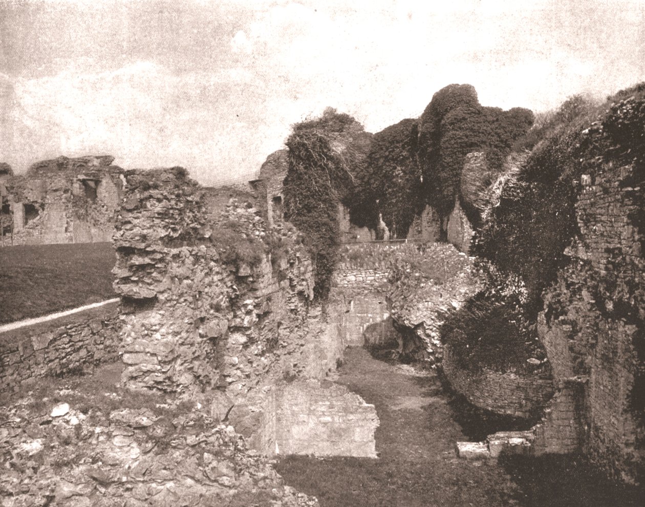 Hrad Denbigh, Denbighshire, Wales, 1894. od Unbekannt