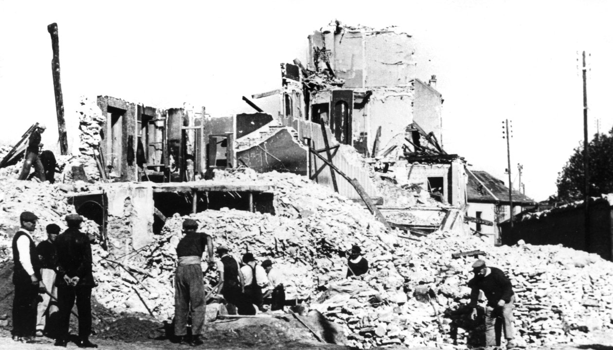 Zničená budova, osvobození Francie, St Cyr, srpen 1944 od Unbekannt