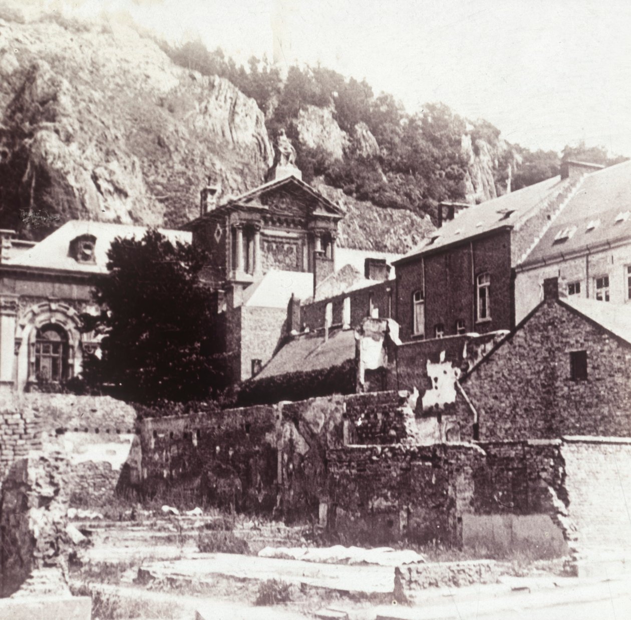 Dinant, Belgie, 1914 od Unbekannt