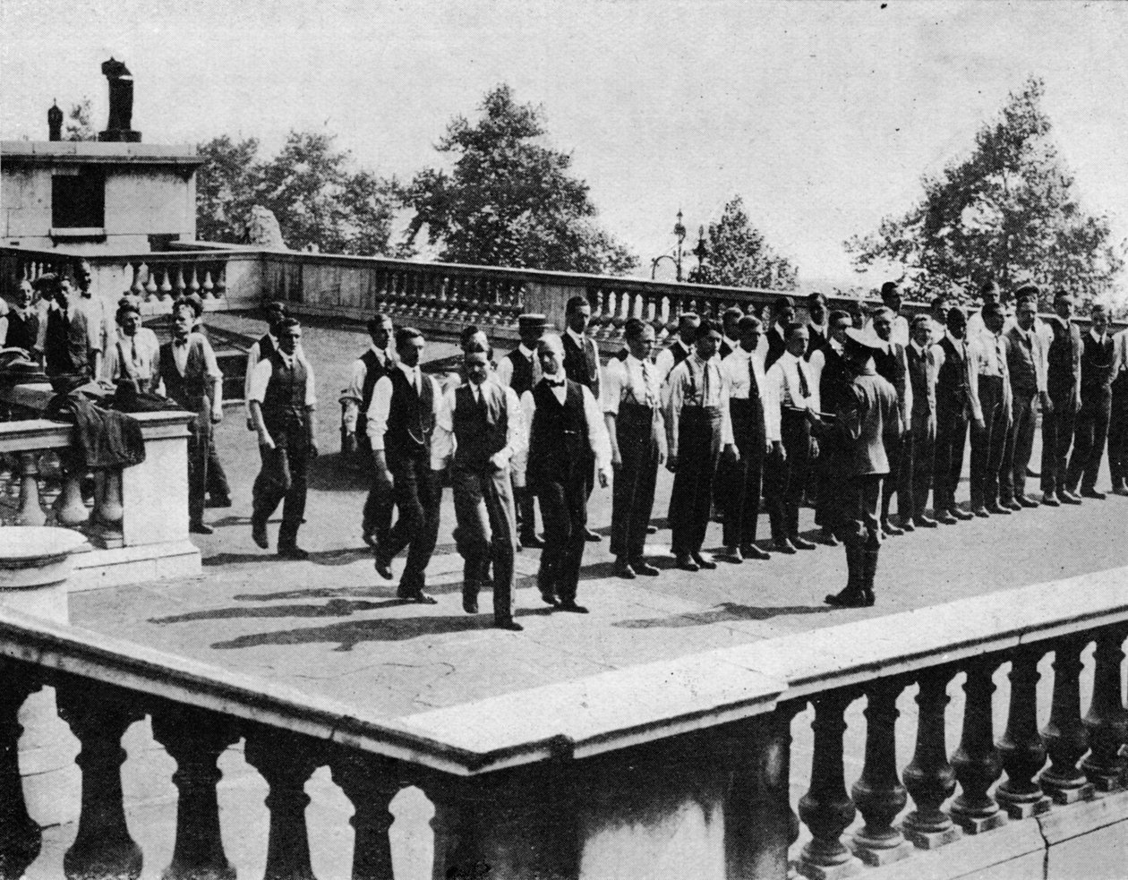 Vrtání rekrutů na střeše Somerset House, Londýn, 1914 od Unbekannt