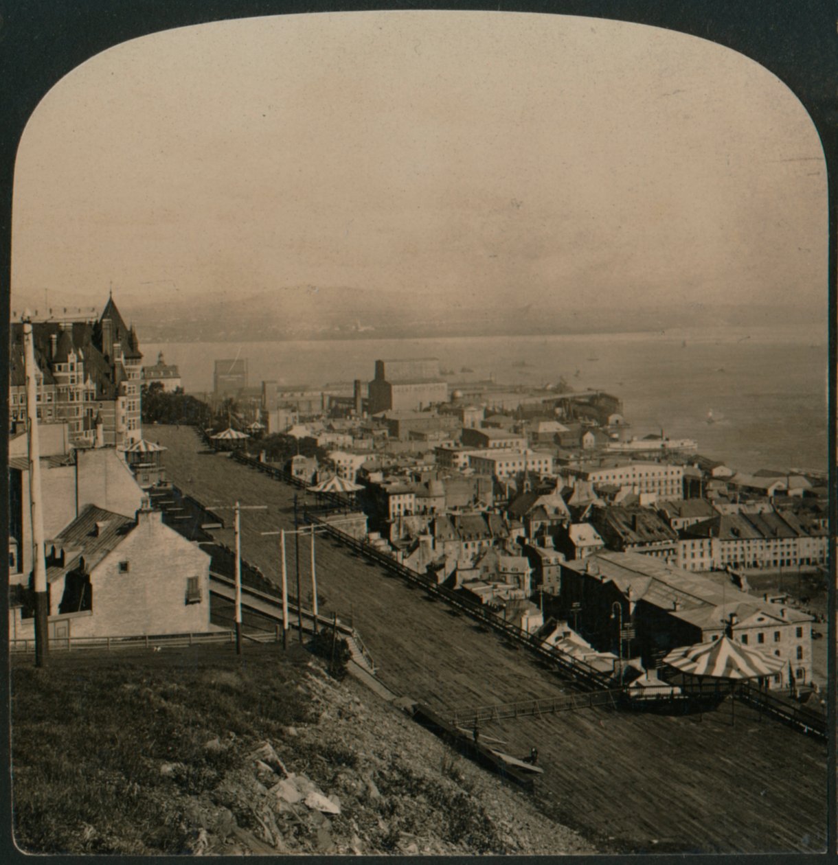 Dufferin Terrace, Staré město a řeka St. Lawrence z Citadely, Quebec, Kanada, 1906 od Unbekannt