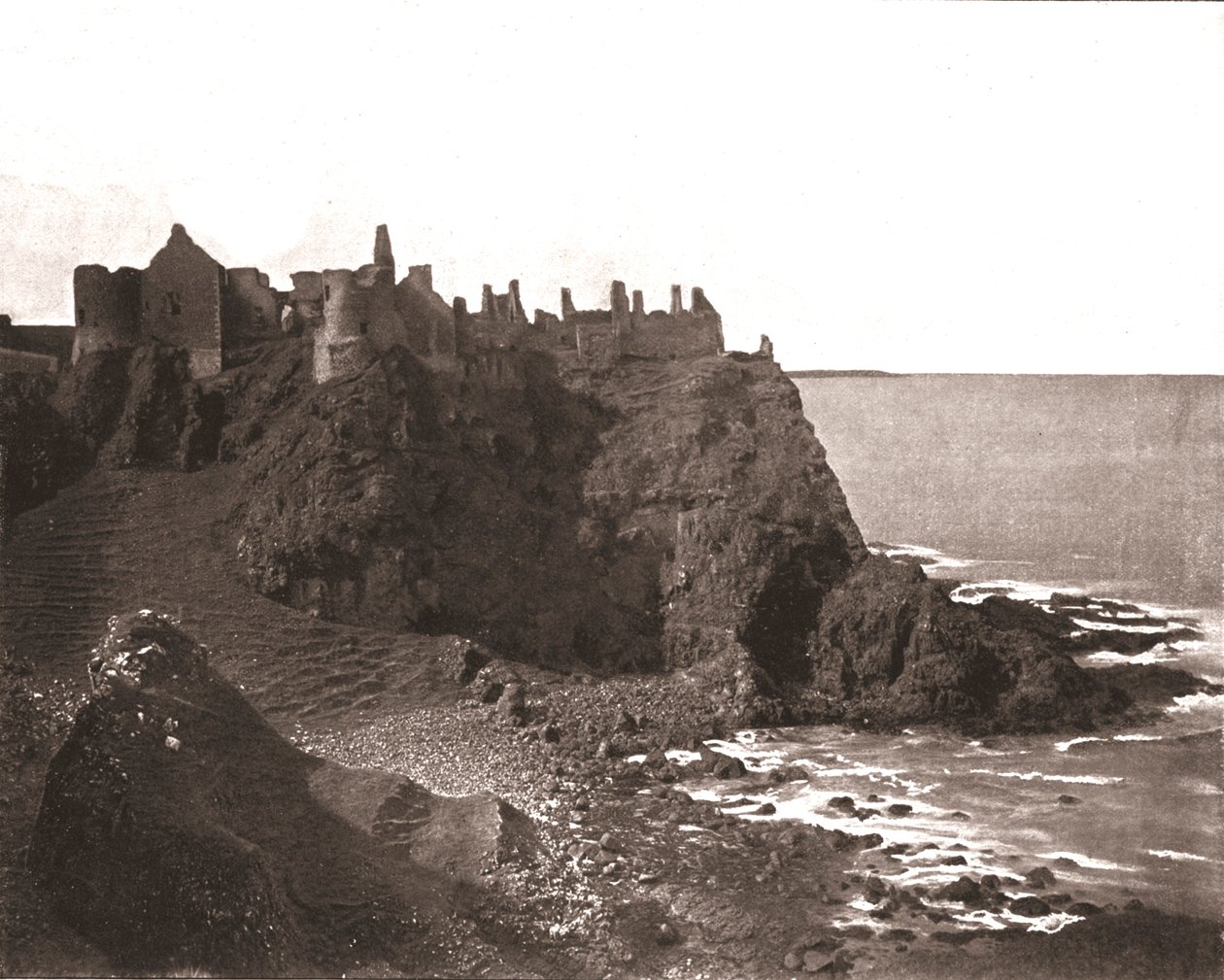 Hrad Dunluce, hrabství Antrim, Severní Irsko, 1894. od Unbekannt
