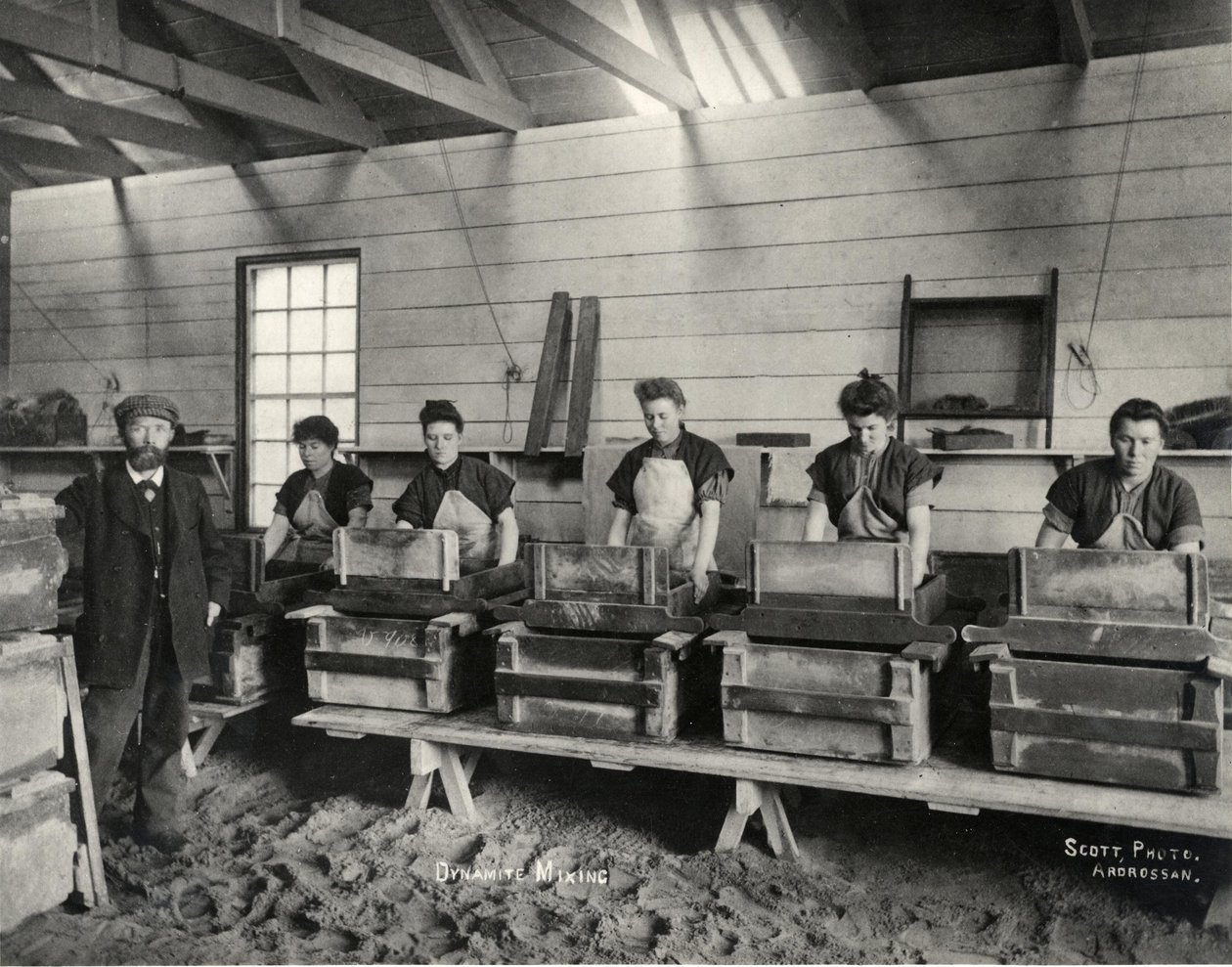 Míchání dynamitu, Ardrossan, 1897 od Unbekannt