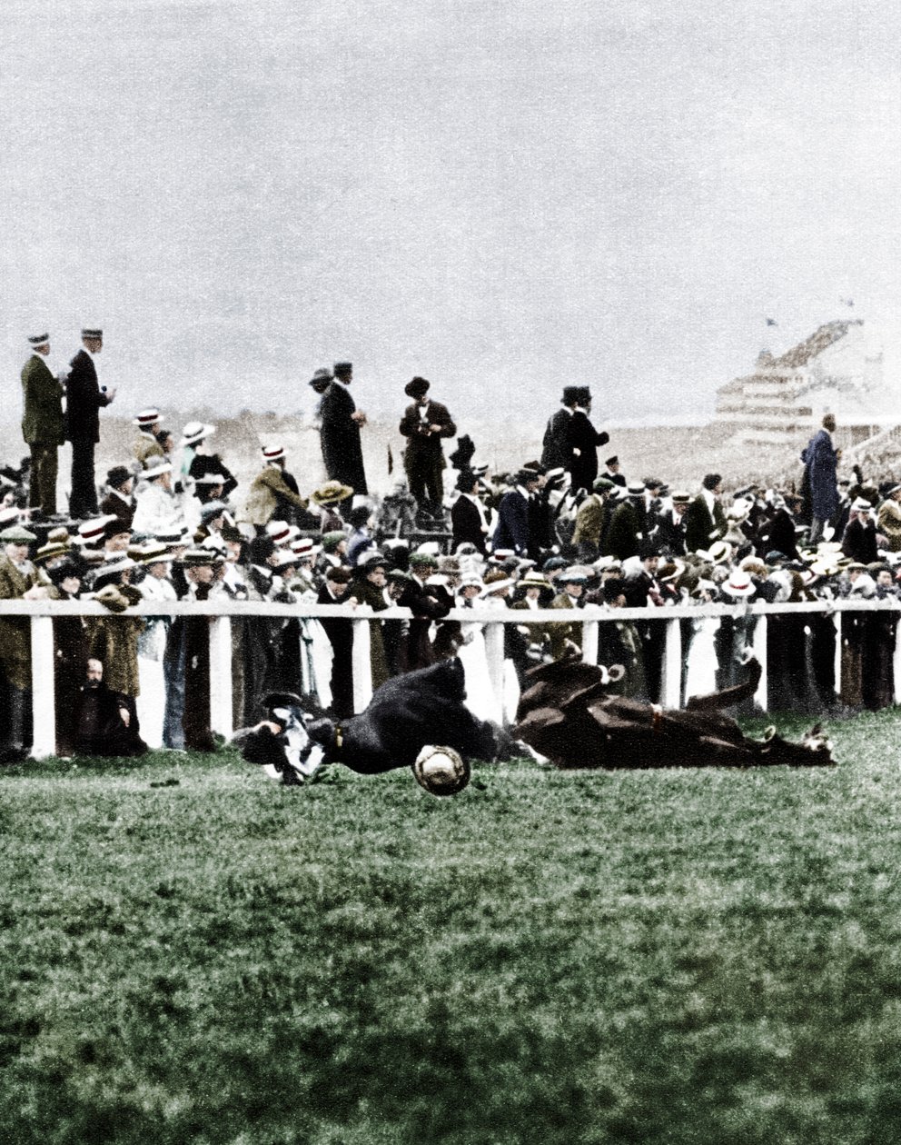Emily Davisonová vrhající se před koně Kings během Derby, Epsom, Surrey, 1913 od Unbekannt