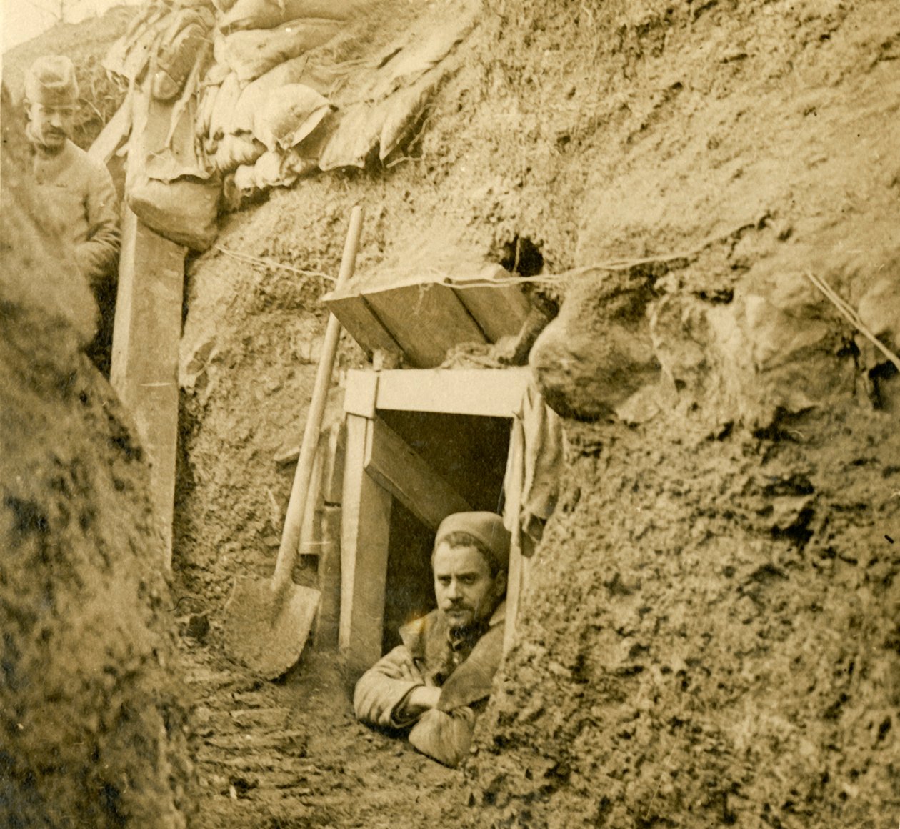 Vchod do vykopaného krytu, c1914-c1918 od Unbekannt