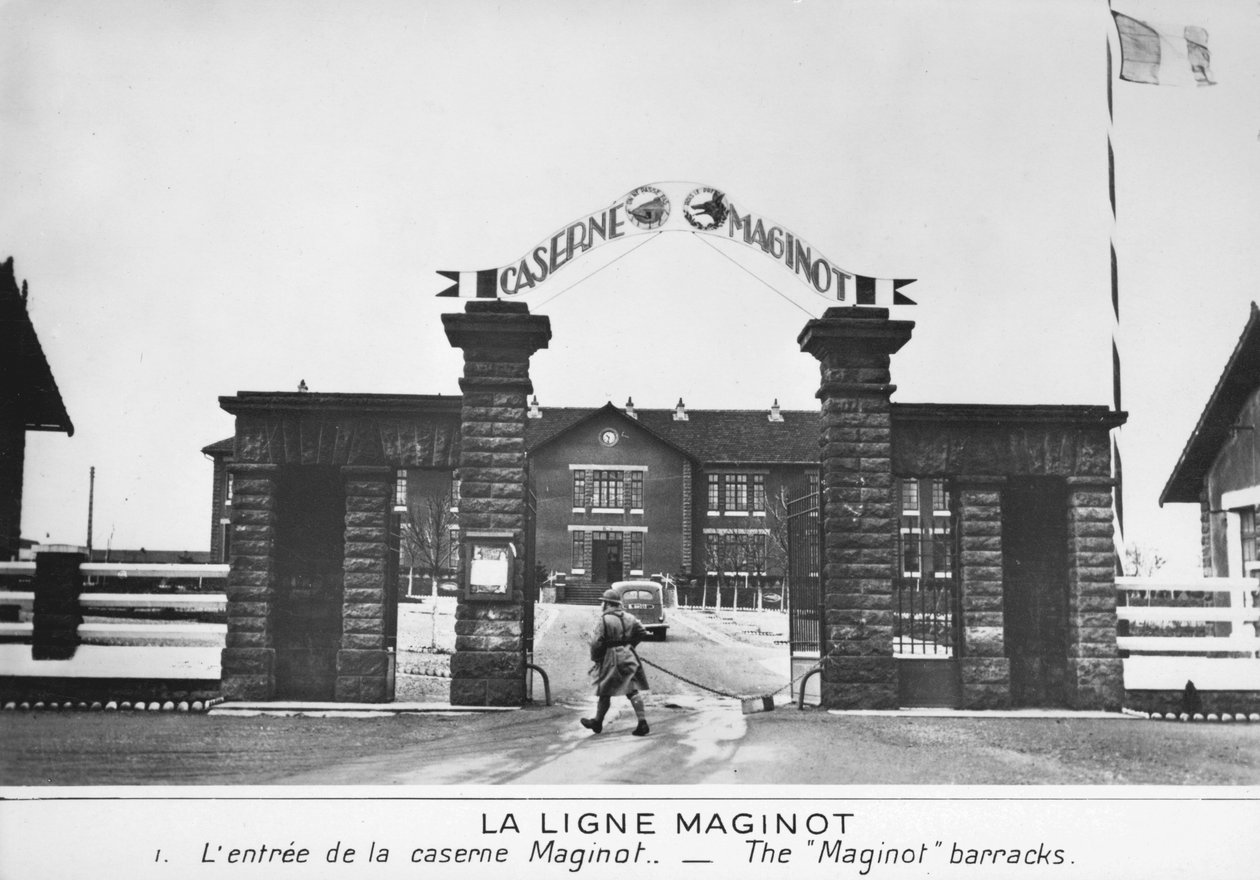 Vchod do Maginotových kasáren, Maginotova linie, Francie, c1935-1940 od Unbekannt