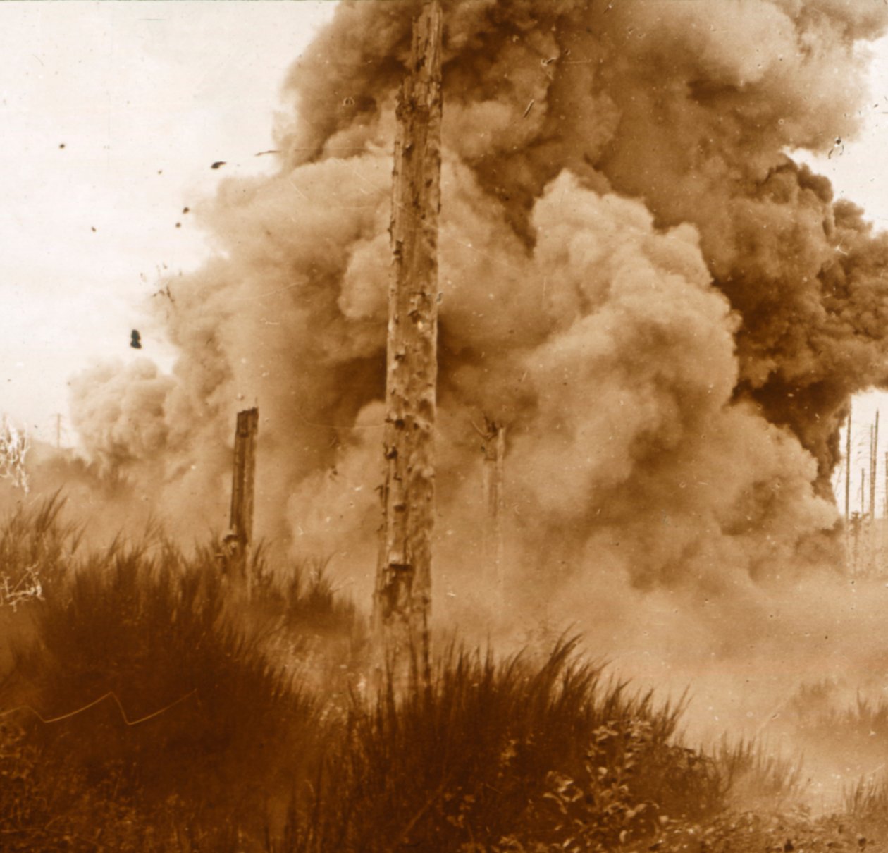 Výbuch dolu, Vosges, východní Francie, c1914-c1918 od Unbekannt