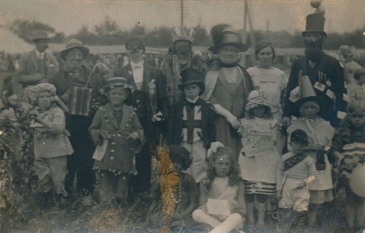 Soutěž maškarních šatů, c1900 od Unbekannt