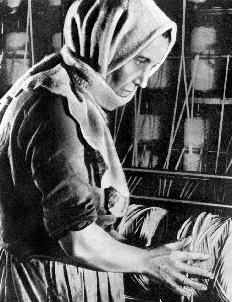 Tovární dělnice, Moskva, 1936 od Unbekannt
