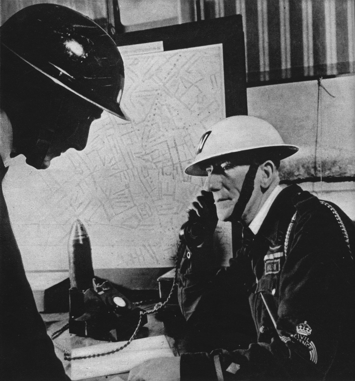 Padesát tisíc incidentů bylo hlášeno londýnským řídícím střediskům během Blitz, 1941 1942 od Unbekannt