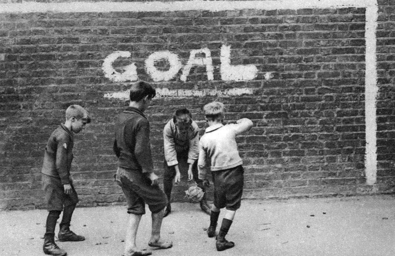 Fotbal v East Endu, Londýn, 1926-1927 od Unbekannt