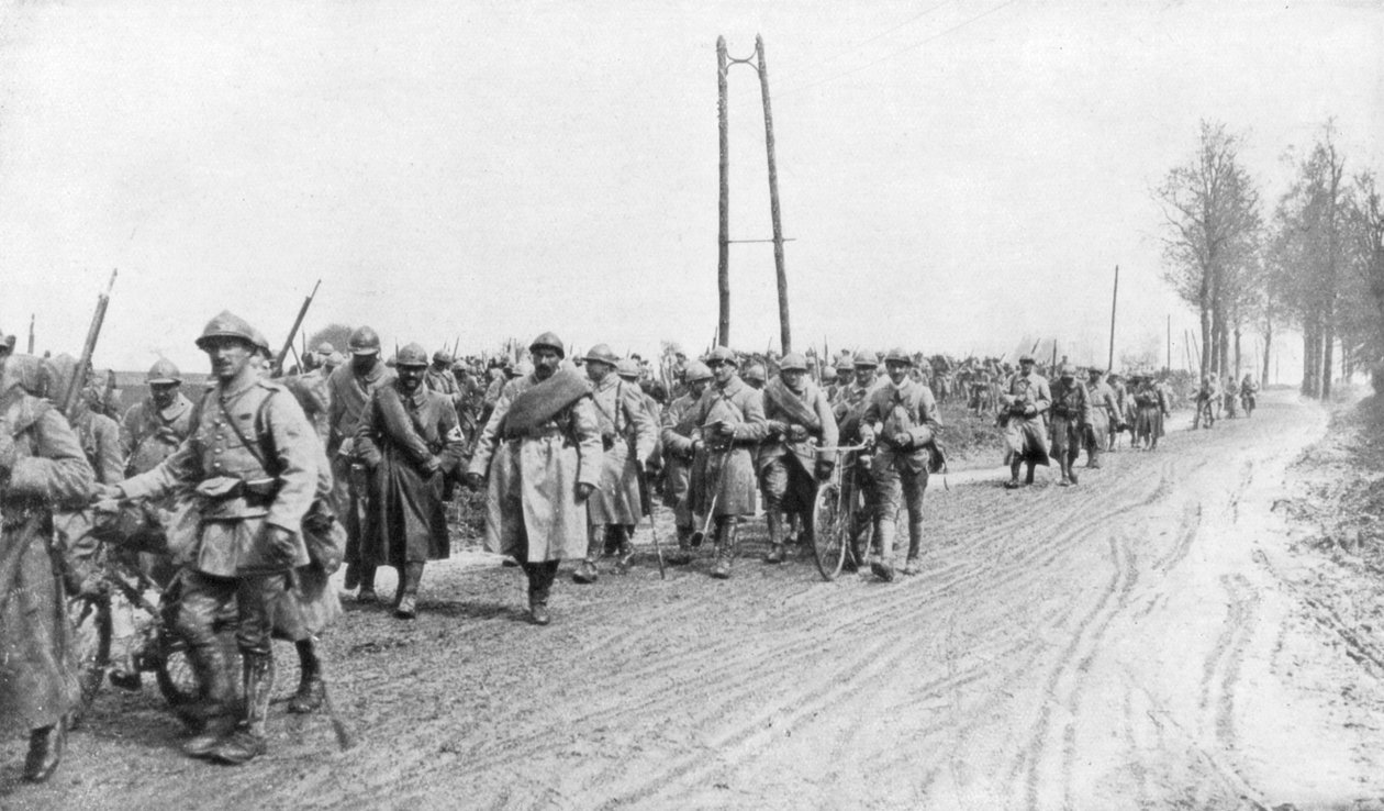 Francouzský pěší pluk vracející se z fronty, 30. března 1918 od Unbekannt