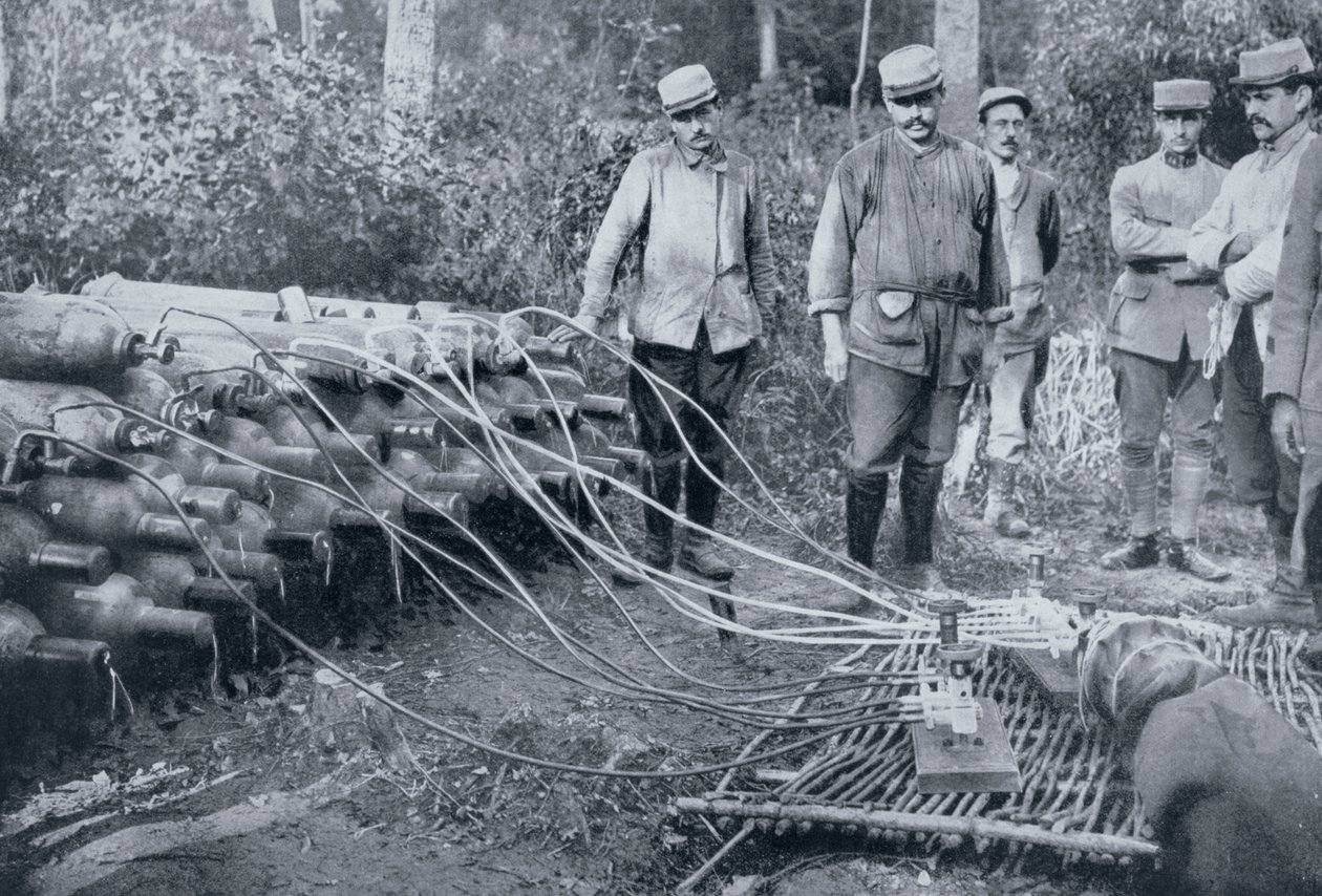 Francouzští vojáci s plynovými lahvemi, první světová válka, 1915 od Unbekannt