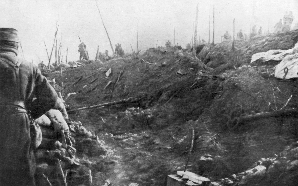 Francouzské jednotky se připravují na německý protiútok, hřeben Eparges, poblíž Verdunu, Francie, srpen 1915 od Unbekannt