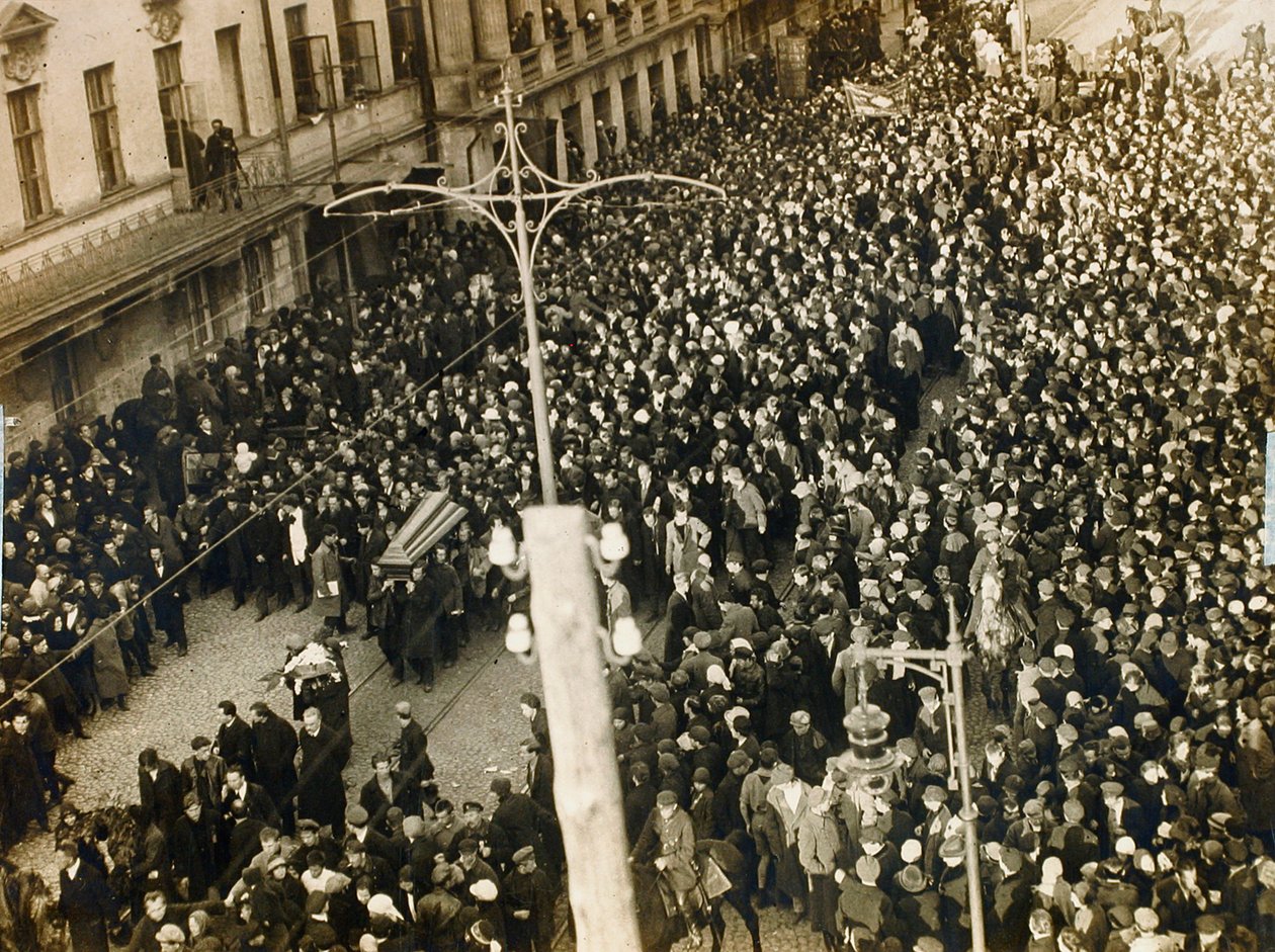 Smuteční průvod básníka Valerije Brjusova, Moskva, SSSR, 12. října 1924 od Unbekannt