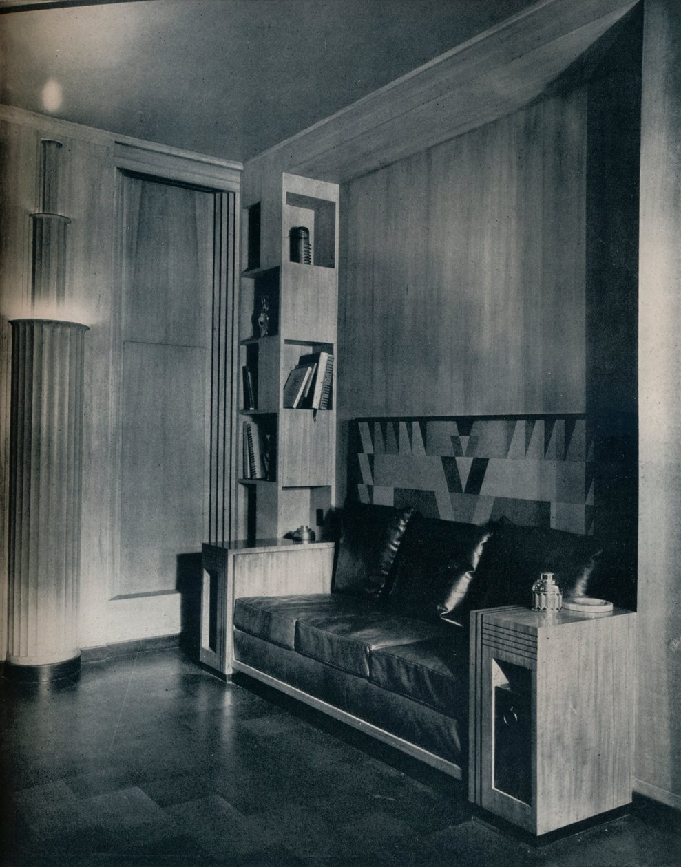 Nábytek a interiér soukromé kanceláře. Navrhl Joseph Sinel, 1930 od Unbekannt