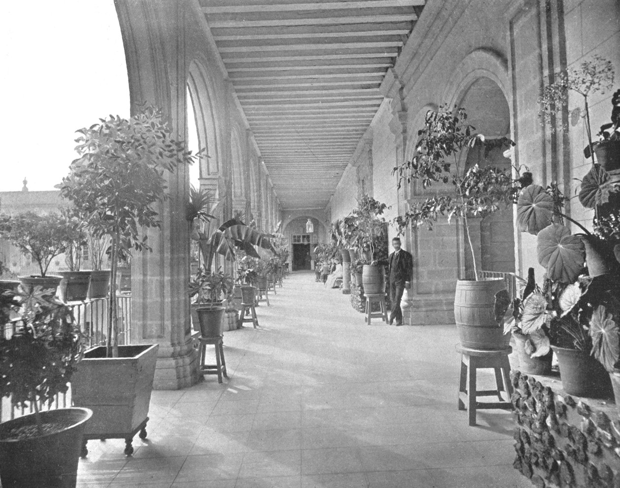 Galerie školy La Paz Vizcainas, Mexico City, Mexiko, c1900. od Unbekannt