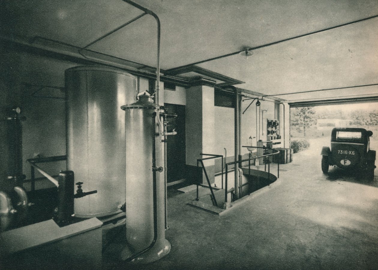 Garáž soukromého domu v Garches, nedaleko Paříže. Architekti, Le Corbusier a Pierre Jeanneret, 1 od Unbekannt