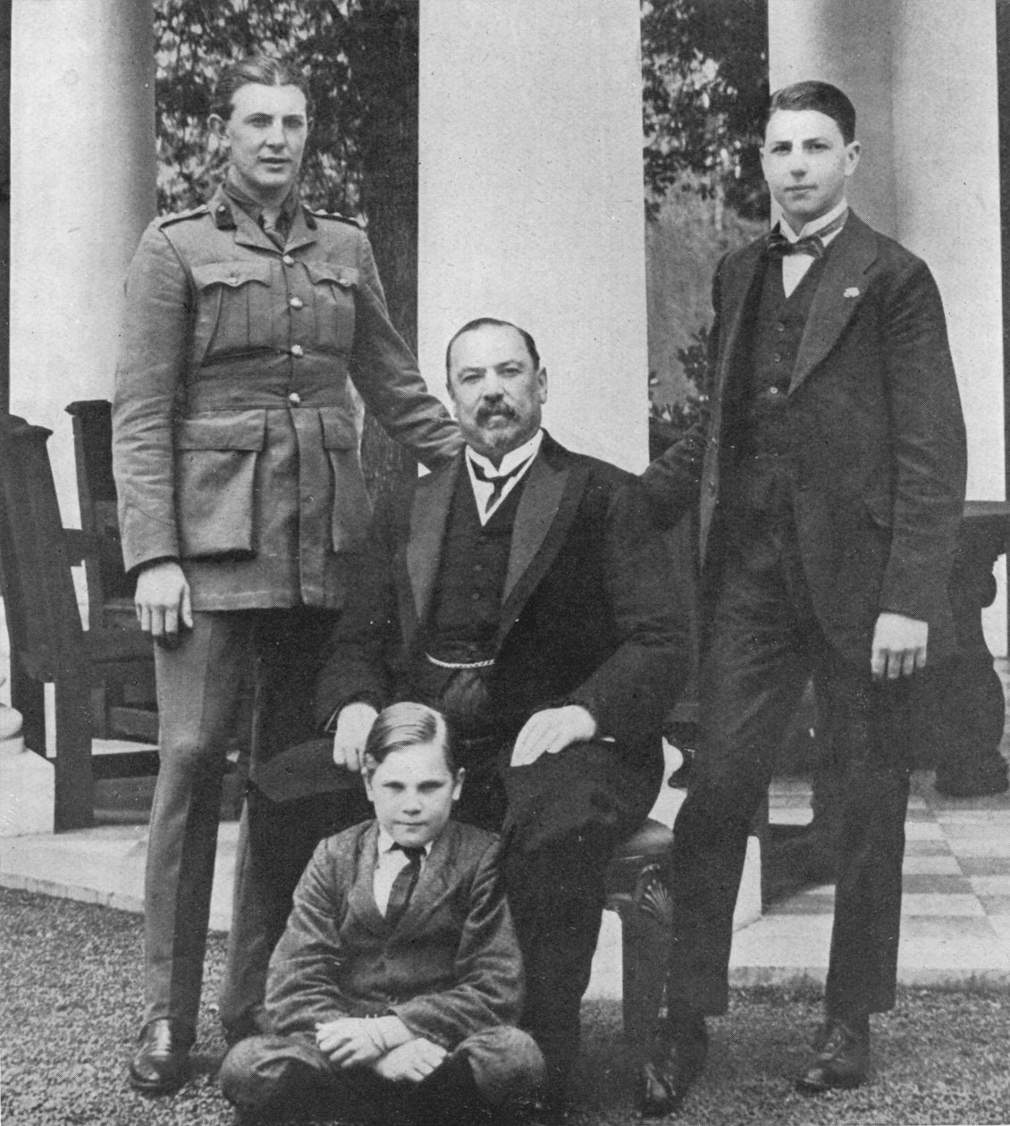 Generál Botha a jeho tři synové, 1914 od Unbekannt