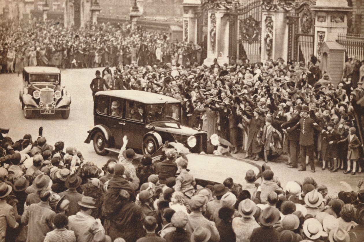 George VI a královna Alžběta odjíždějí z Buckinghamského paláce na dovolenou do Windsoru, 1937 od Unbekannt