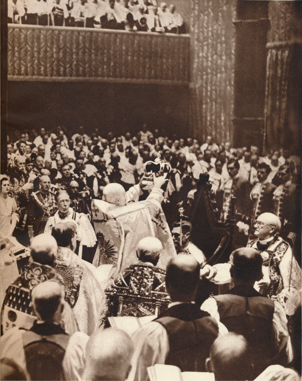 V den své korunovace v roce 1937 je Jiří VI. korunován korunou sv. Edwarda od Unbekannt