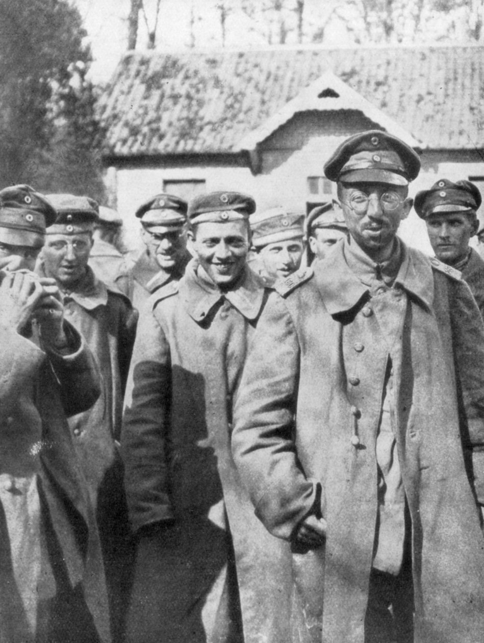 Němečtí zajatci zajati 18. dubna 1918 ve Francii od Unbekannt