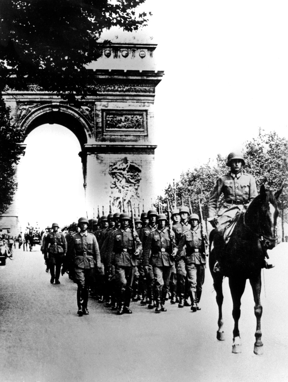 Německé jednotky pochodující na Champs Elysees, Paříž, 14. června 1940 od Unbekannt