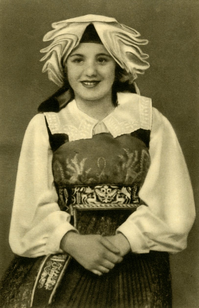 Dívka v tradičním kroji, Gailtal, Rakousko, c1935. od Unbekannt