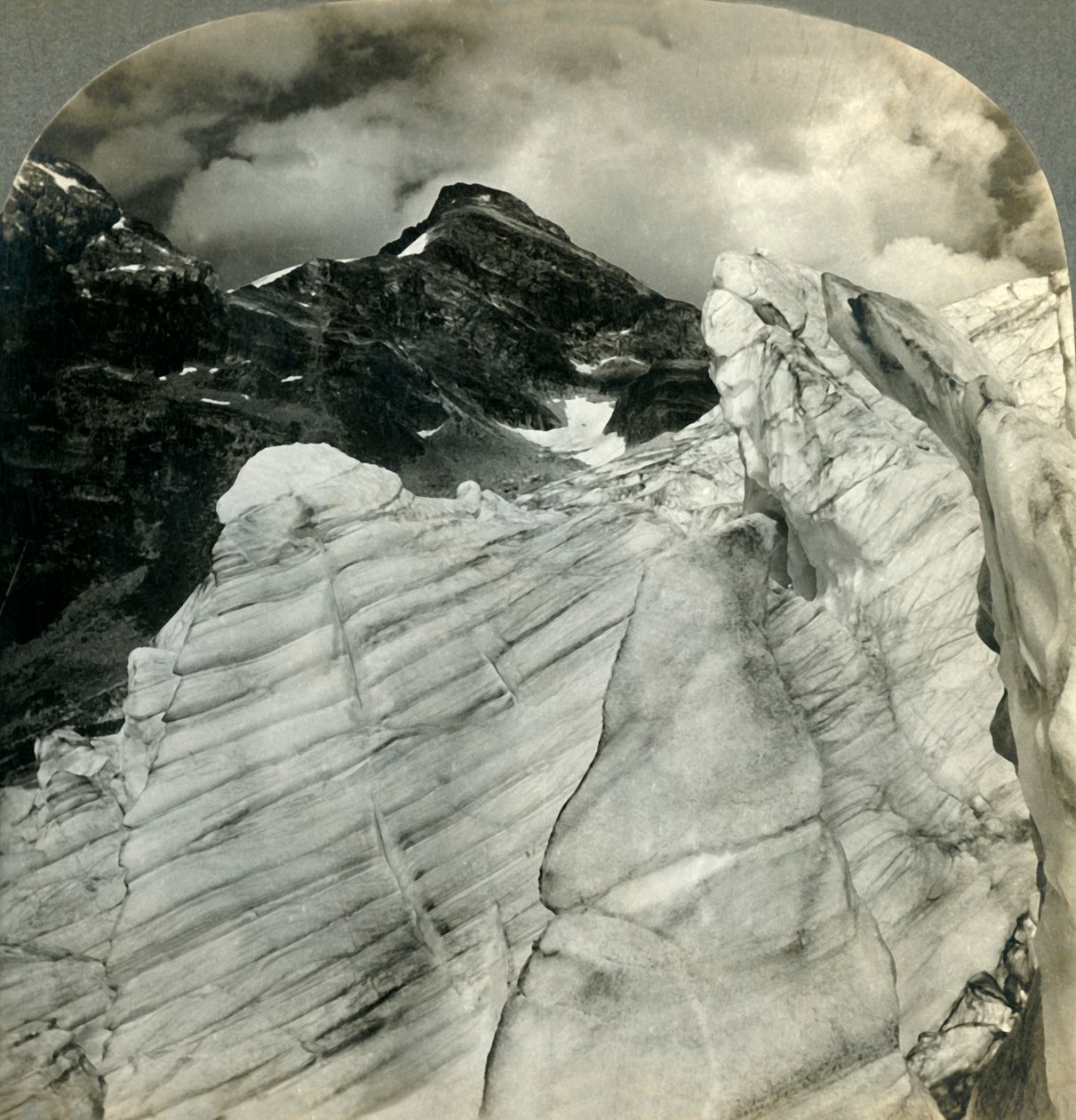 Glacial View in the Canadian Rockies..., B.C., Kanada, 1903. od Unbekannt