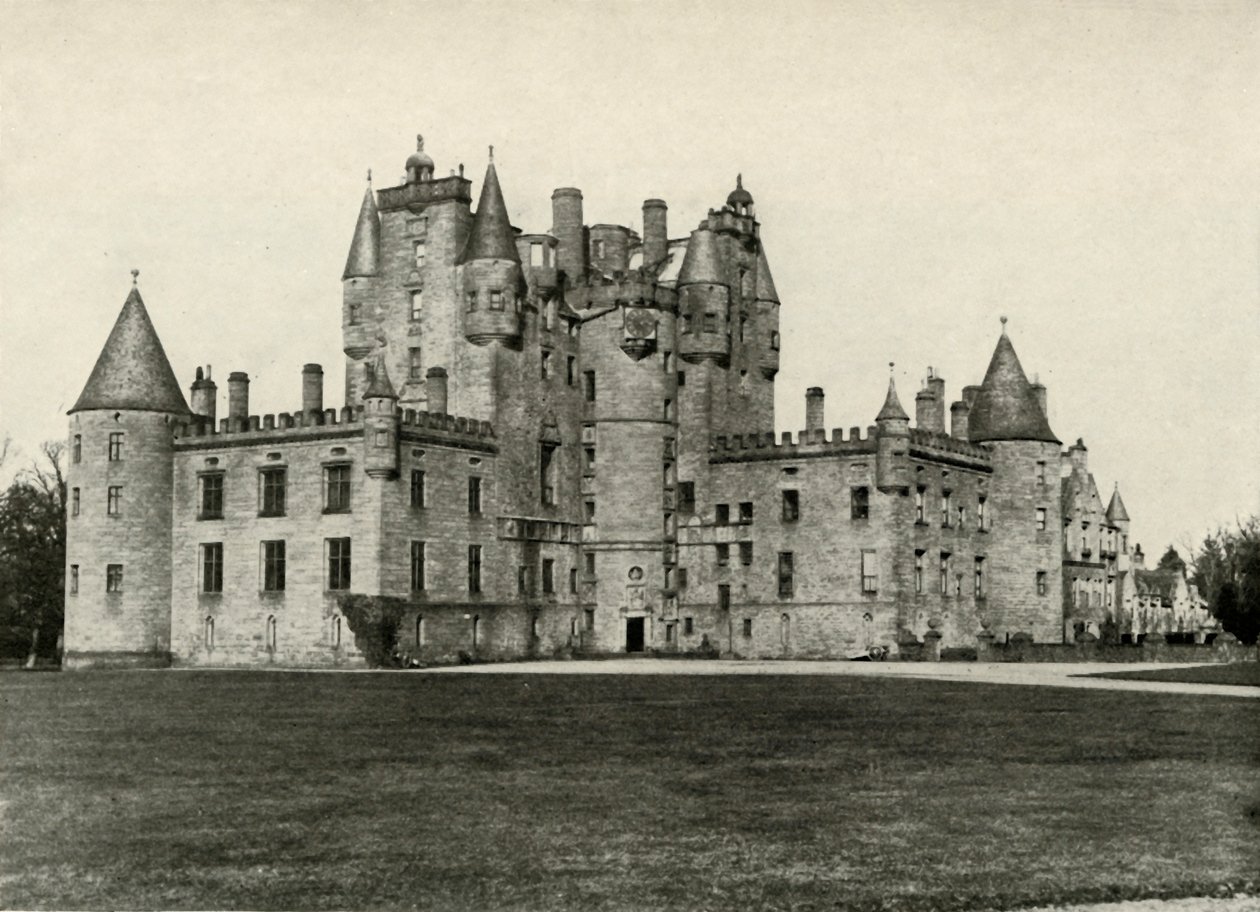 Glamis Castle, rodný dům královny Alžběty, 1937. od Unbekannt