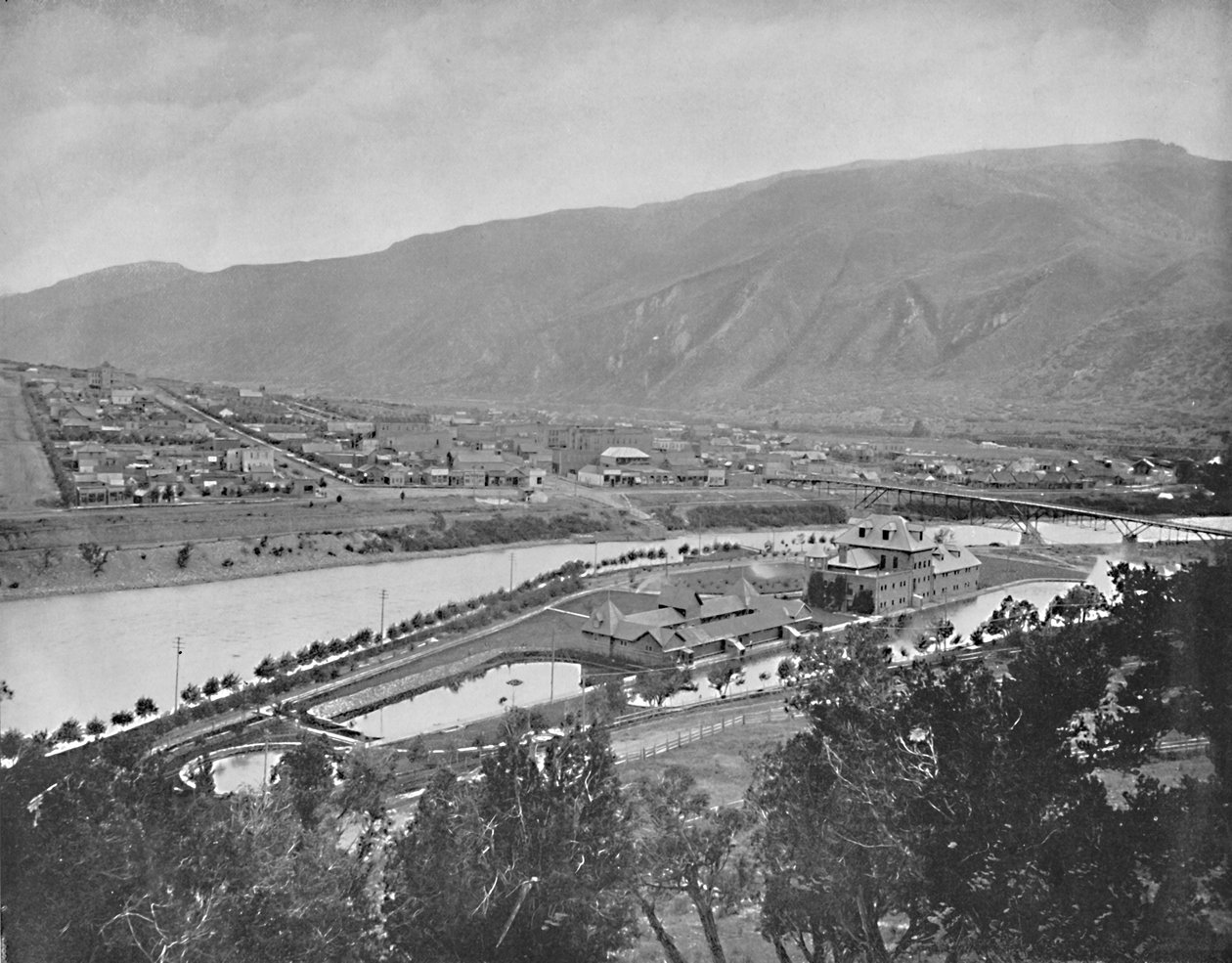 Glenwood Springs and Bath-House, Colorado, c1897. od Unbekannt