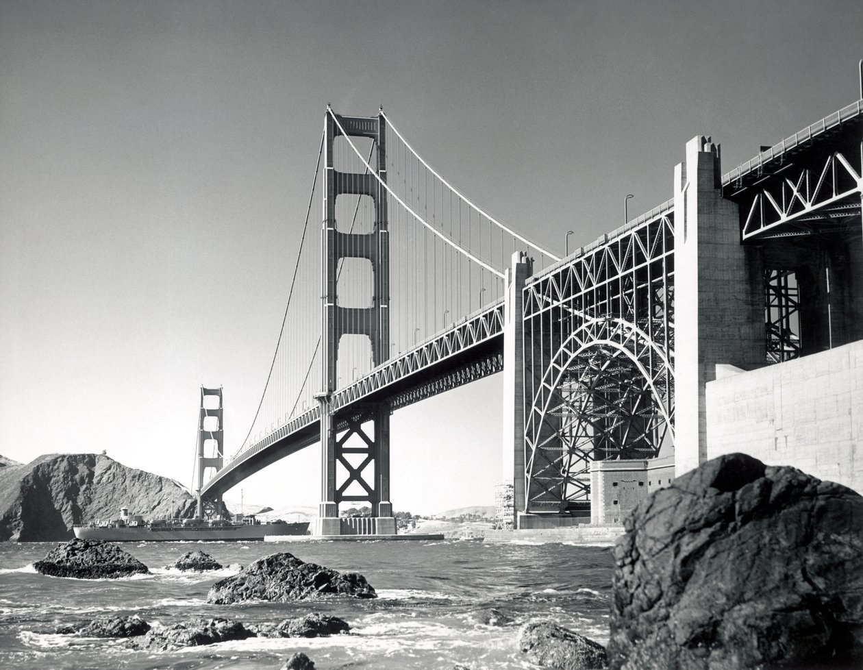 Golden Gate Bridge 1950, Kalifornie (černobílá fotografie) od Unbekannt