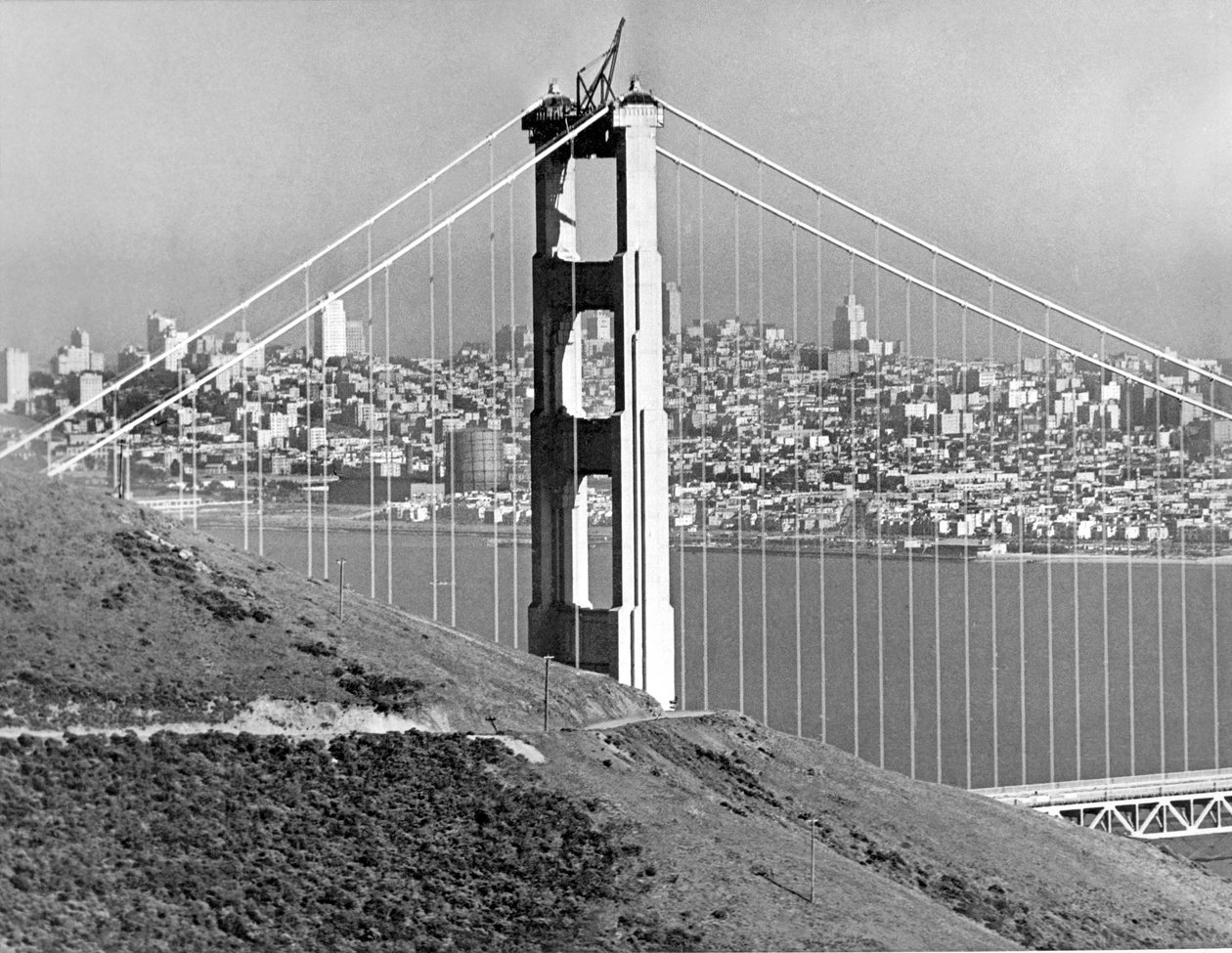 Golden Gate Bridge Tower (černobílá fotografie) od Unbekannt
