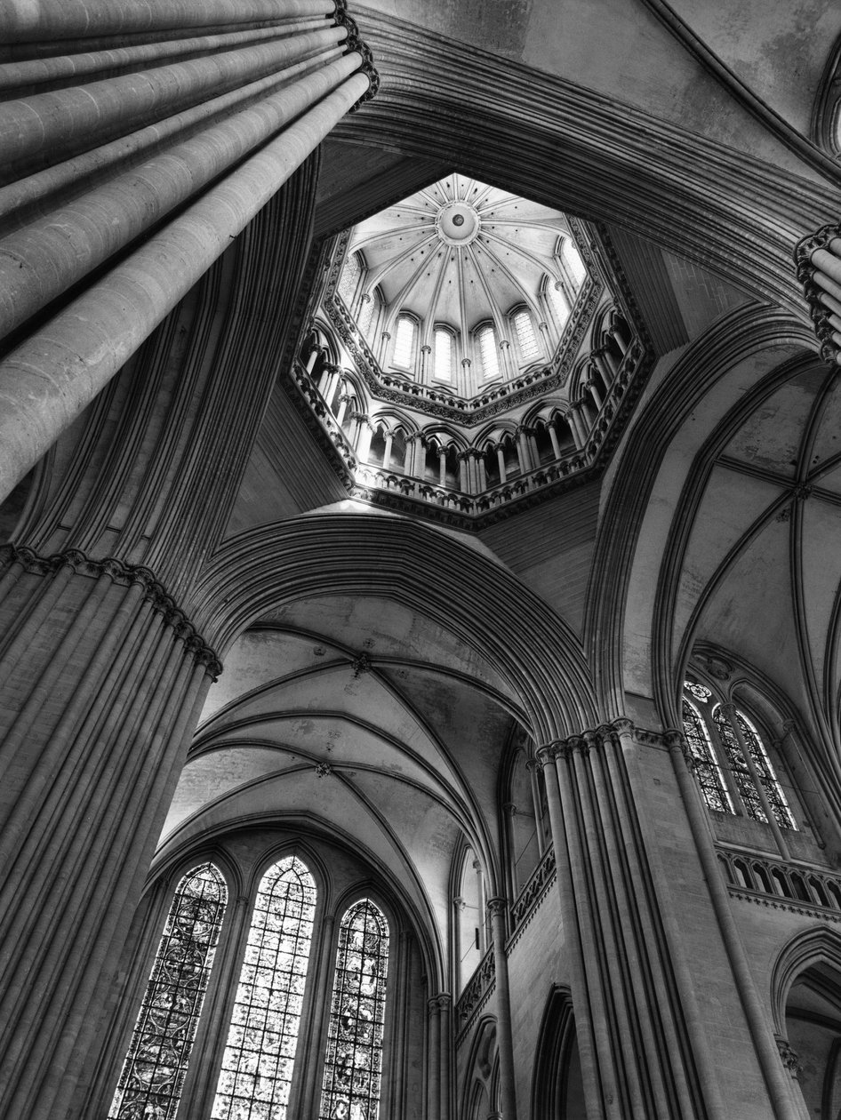 Gotické umění: přechod přes transept a pohled na věž s lucernou. 1250 Cathedrale Notre Dame de Coutances (Manche). od Unbekannt