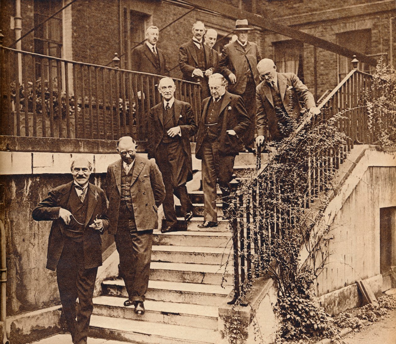 Vláda v krizi, vytvoření národního kabinetu podle požadavku krále Jiřího V., 1931, 1938 od Unbekannt