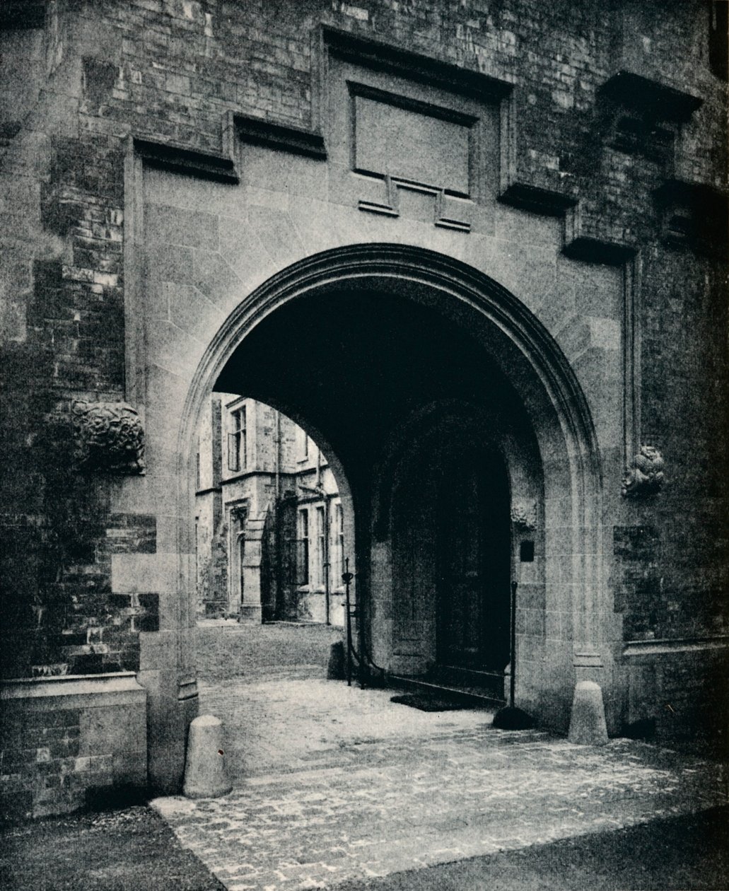 Grizedale Hall, Lancashire: Archway in Tower to Porte-Cochere, c1911 od Unbekannt