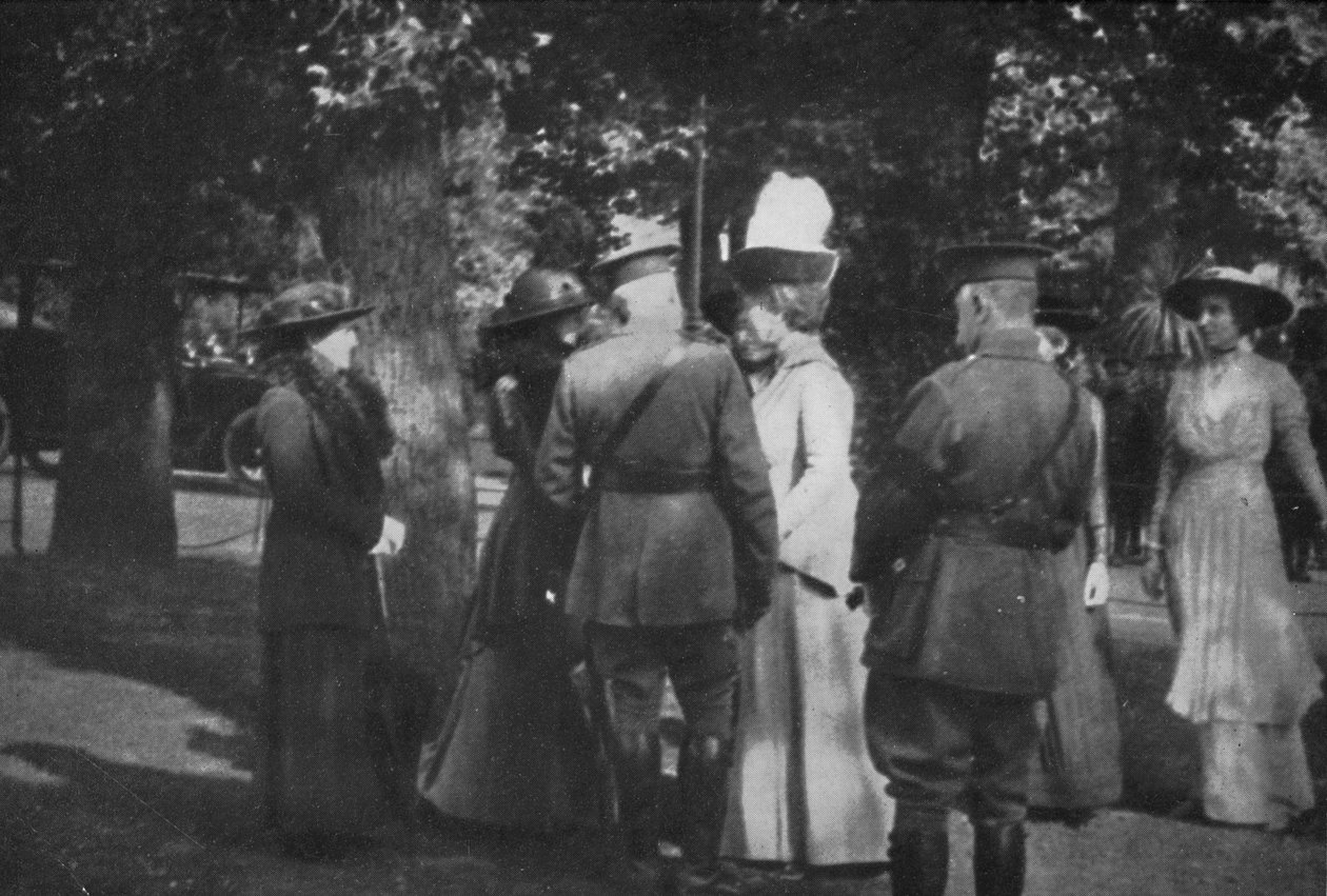 H.M. Queen Mary po investituru 25. srpna 1915, 1939 od Unbekannt