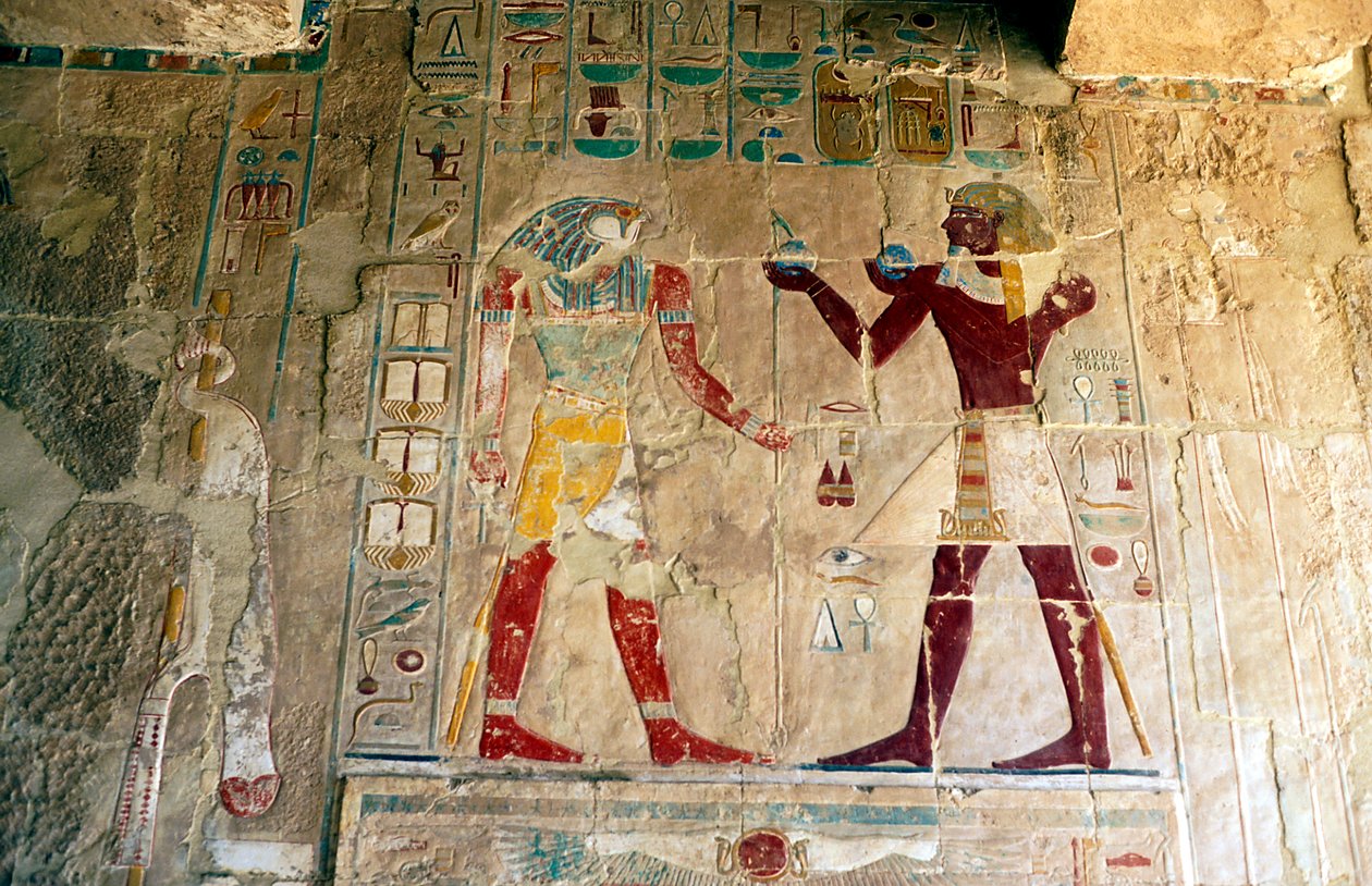 Hatšepsut, egyptská královna, předkládá oběť bohu Horovi od Unbekannt
