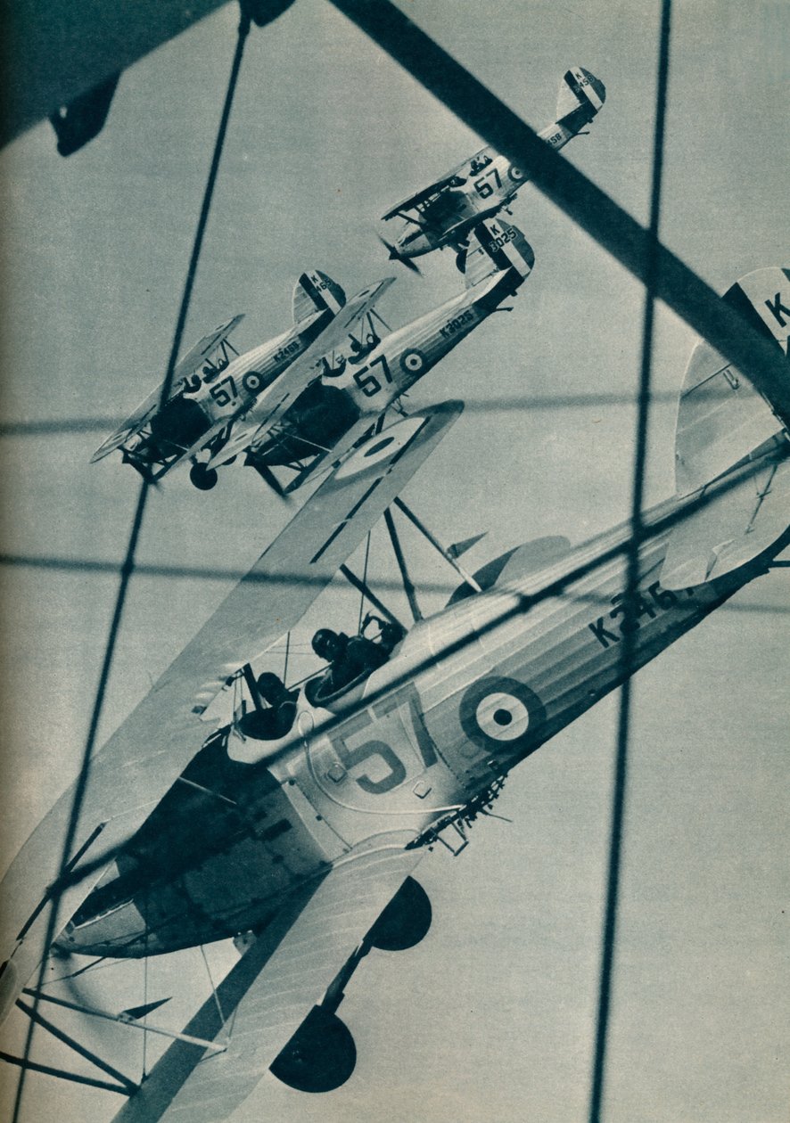 Dvouplošníky Hawker Hart letící ve formaci, c1936 c1937 od Unbekannt