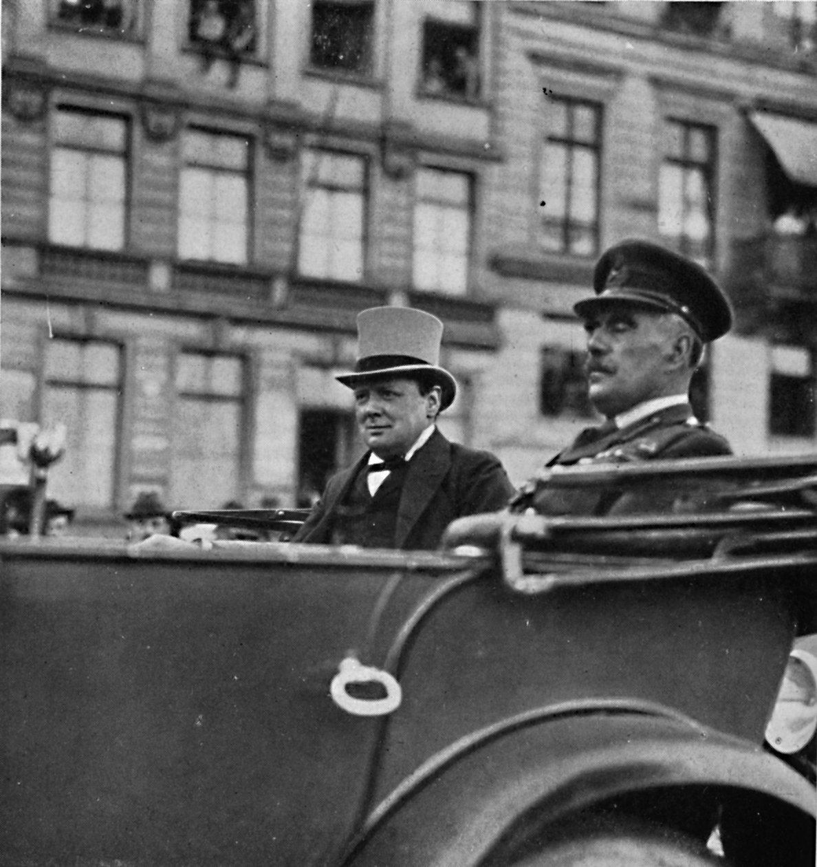 Odešel do Kolína nad Rýnem na velitelství britské okupační armády, c1919, 1945 od Unbekannt