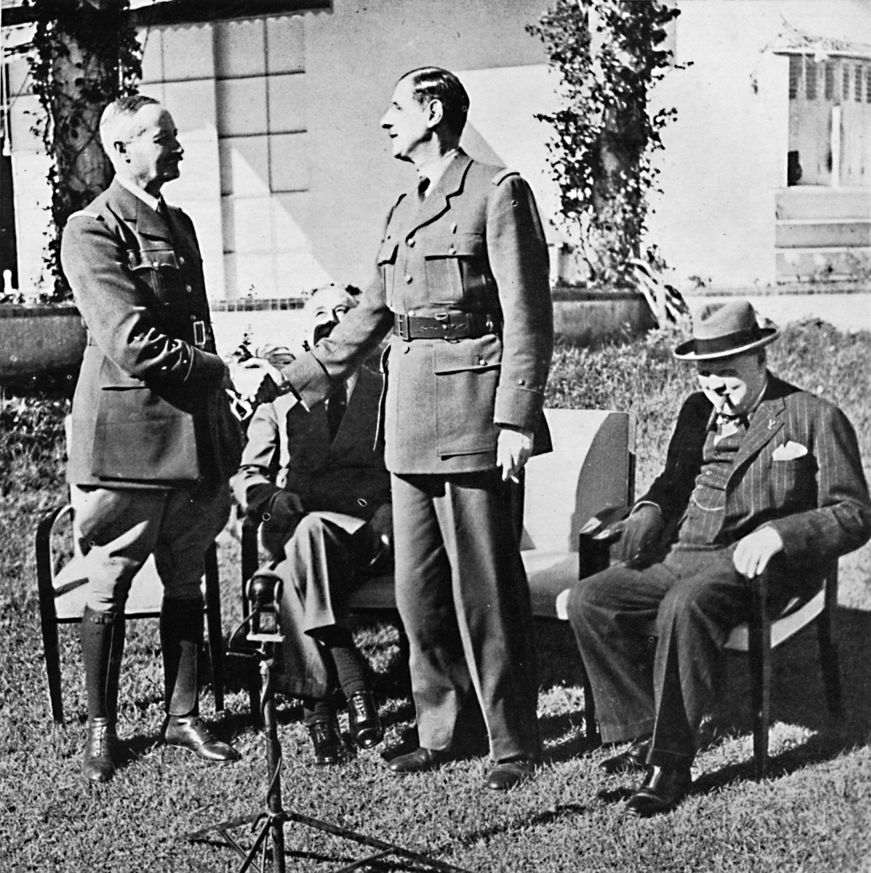 Henri Giraud a de Gaulle během konference v Casablance, leden 1943, 1945 od Unbekannt